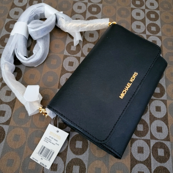 NWT Michael Kors Clutch - Picture 1 of 7